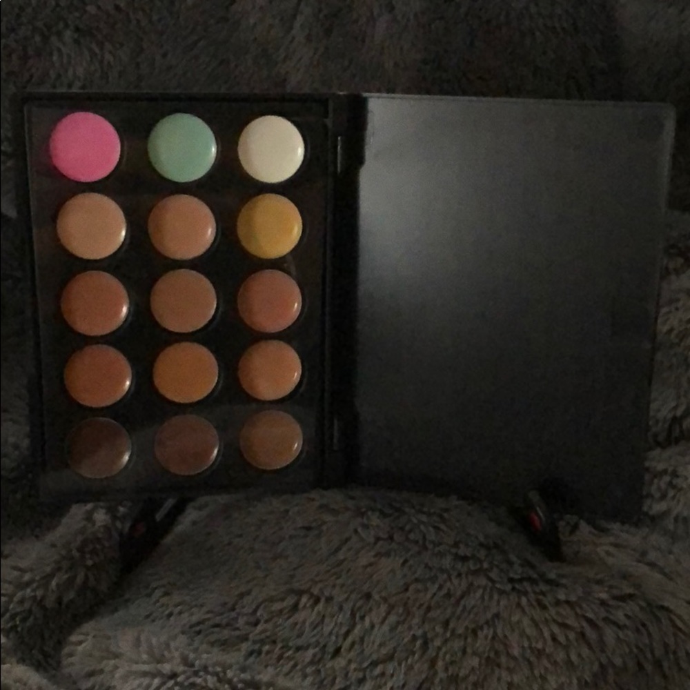 🎨 Mini Compact Concealer Tray - Picture 2 of 4
